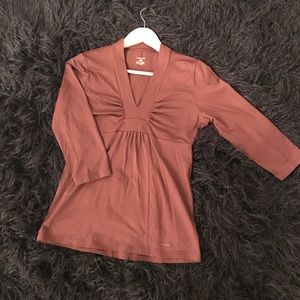 Patagonia maroon top